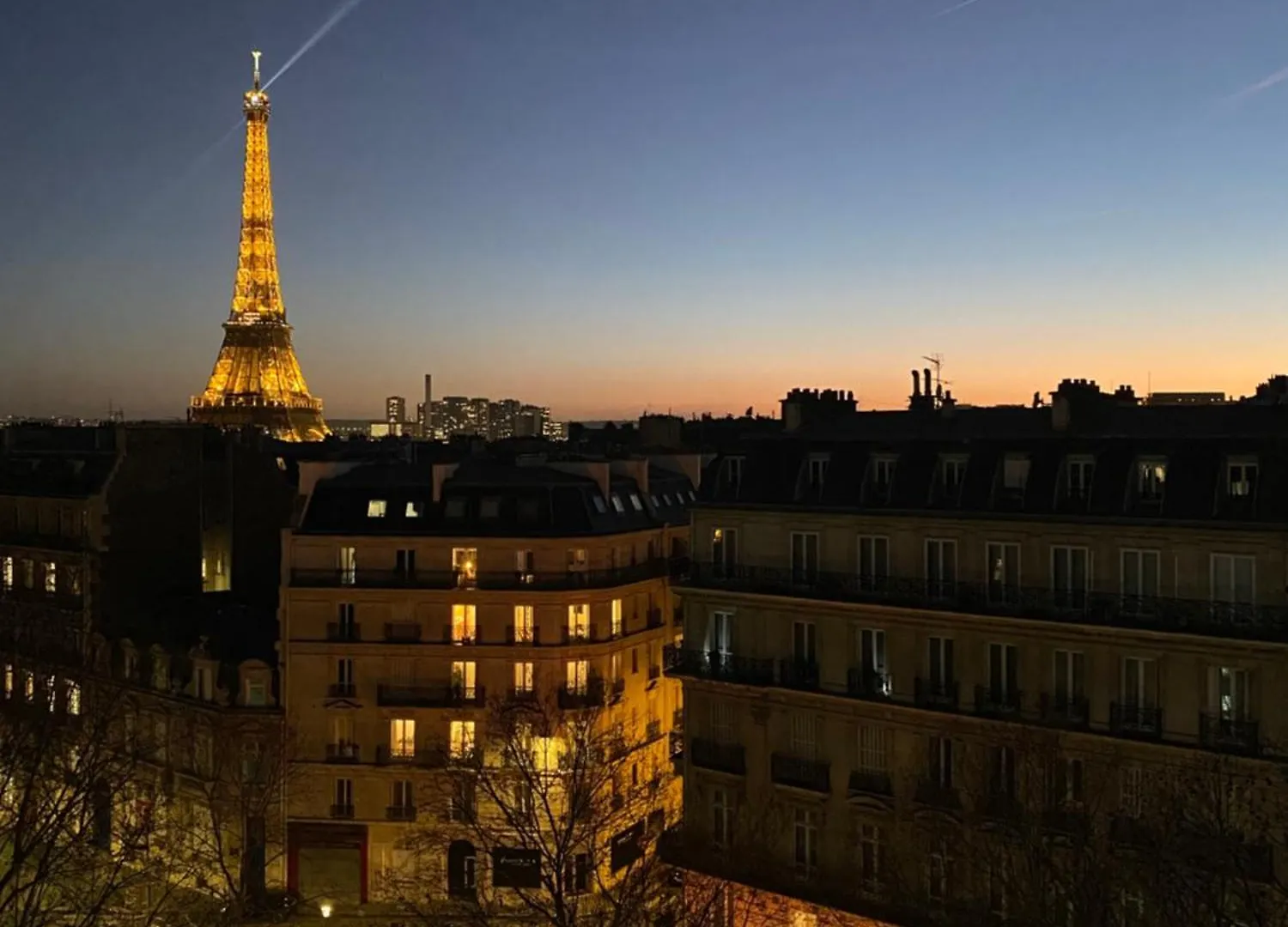 12M2 Room With View On Eiffel Tower location