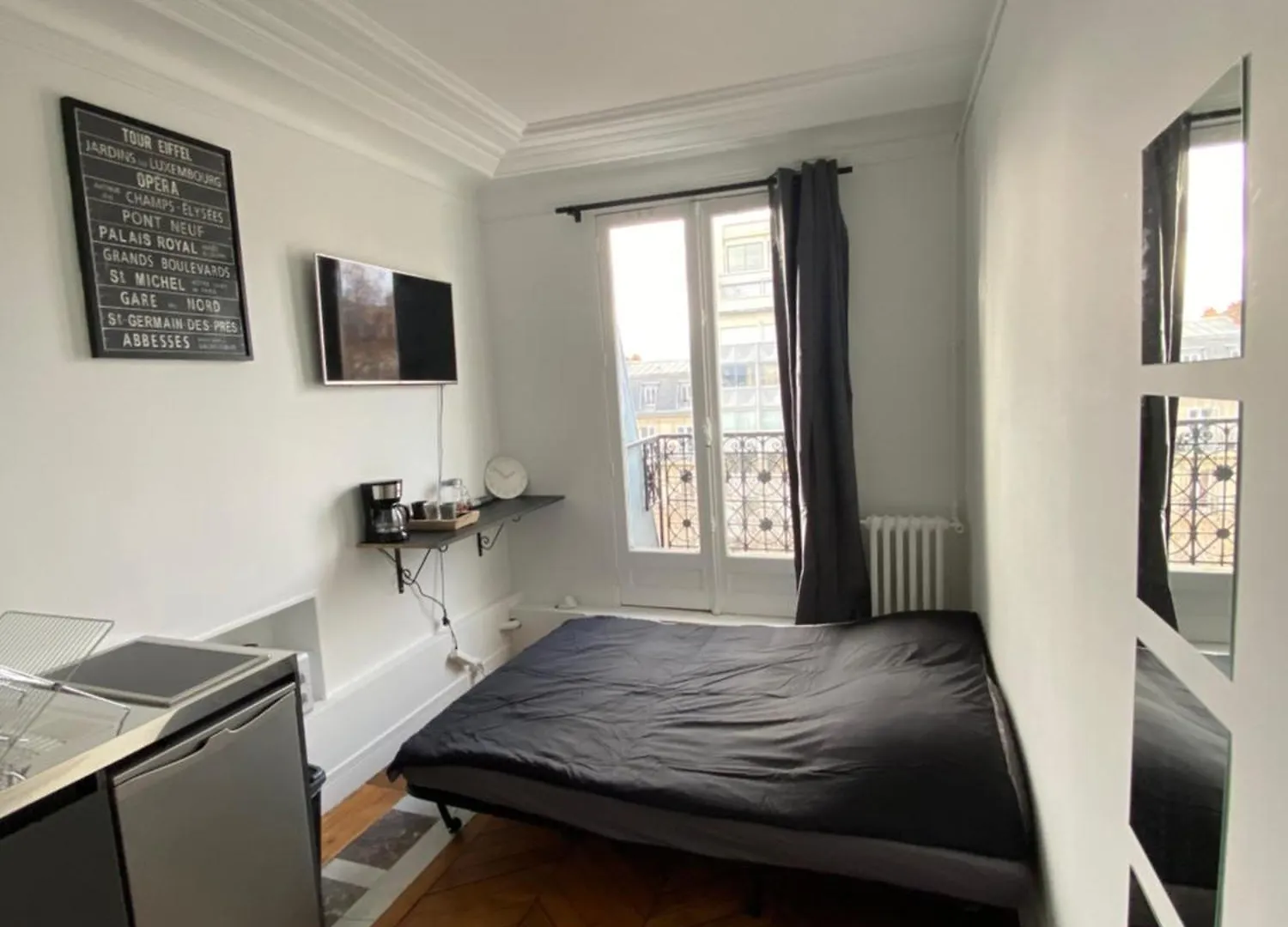 Apartment 12M2 Room With View On Eiffel Tower Paris France